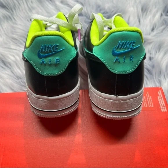 Nike Air Force 1 LV8 - Picture 3 of 5